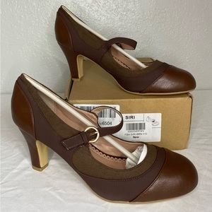 Journee Collection Women's Mary Jane Pumps